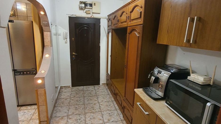 Apartament cu 3 camere - Constantin Brancoveanu - Poză 2