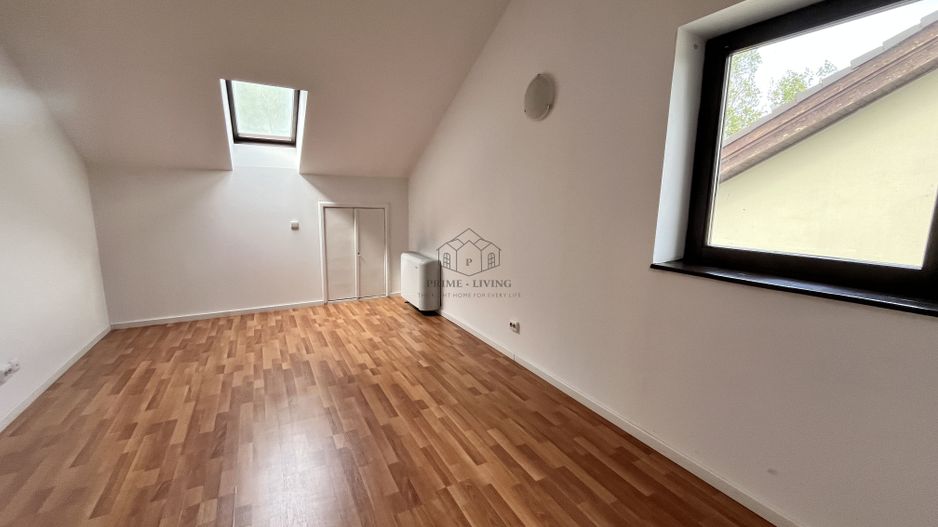 VILA CU 5 CAMERE LA INCHIRIERE PE MALUL LACULUI STRAULESTI - Poză 21