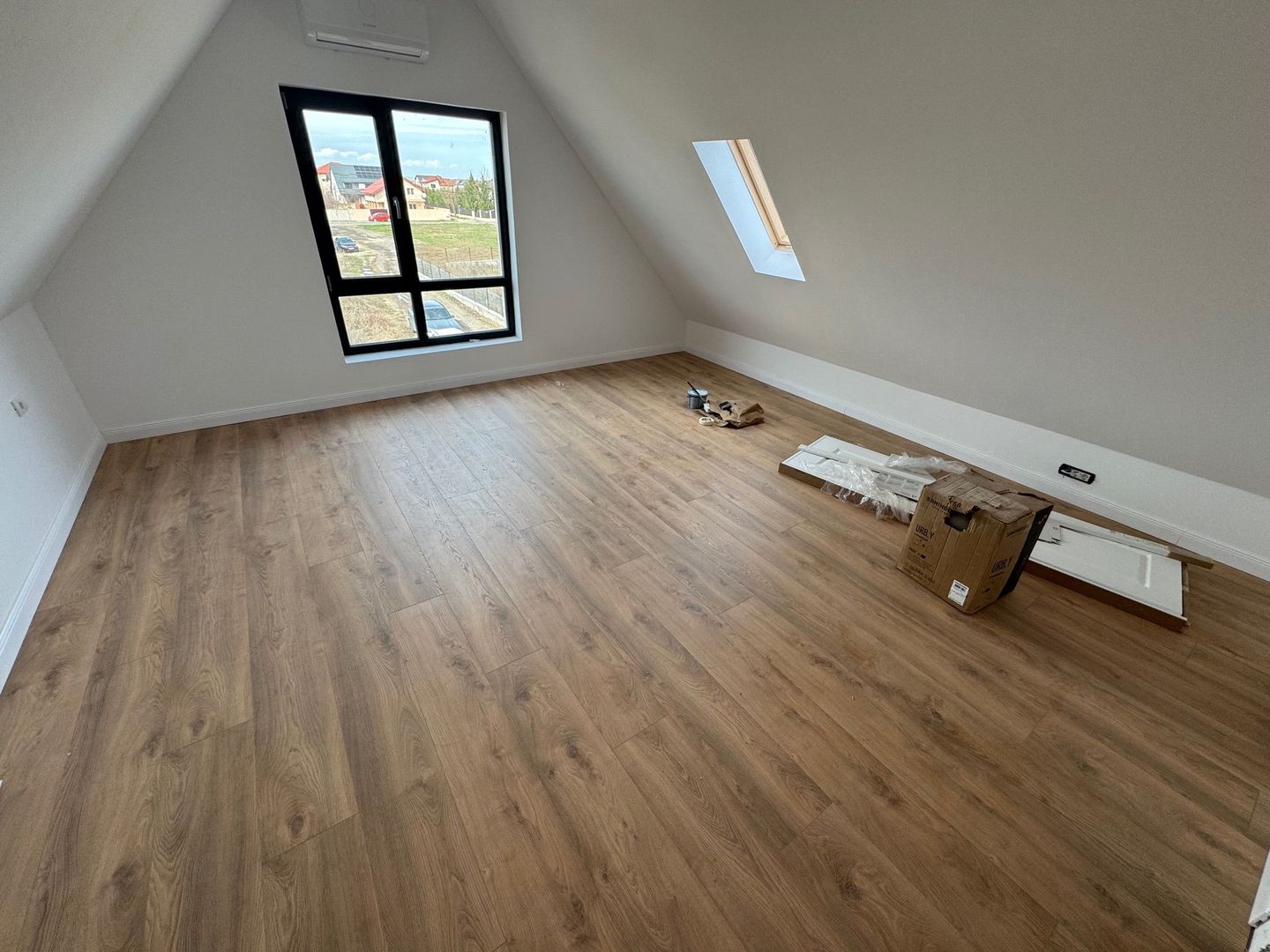 Vila Otopeni 4 camere, Mansarda, ECO, 0% COMISION - Poză 3