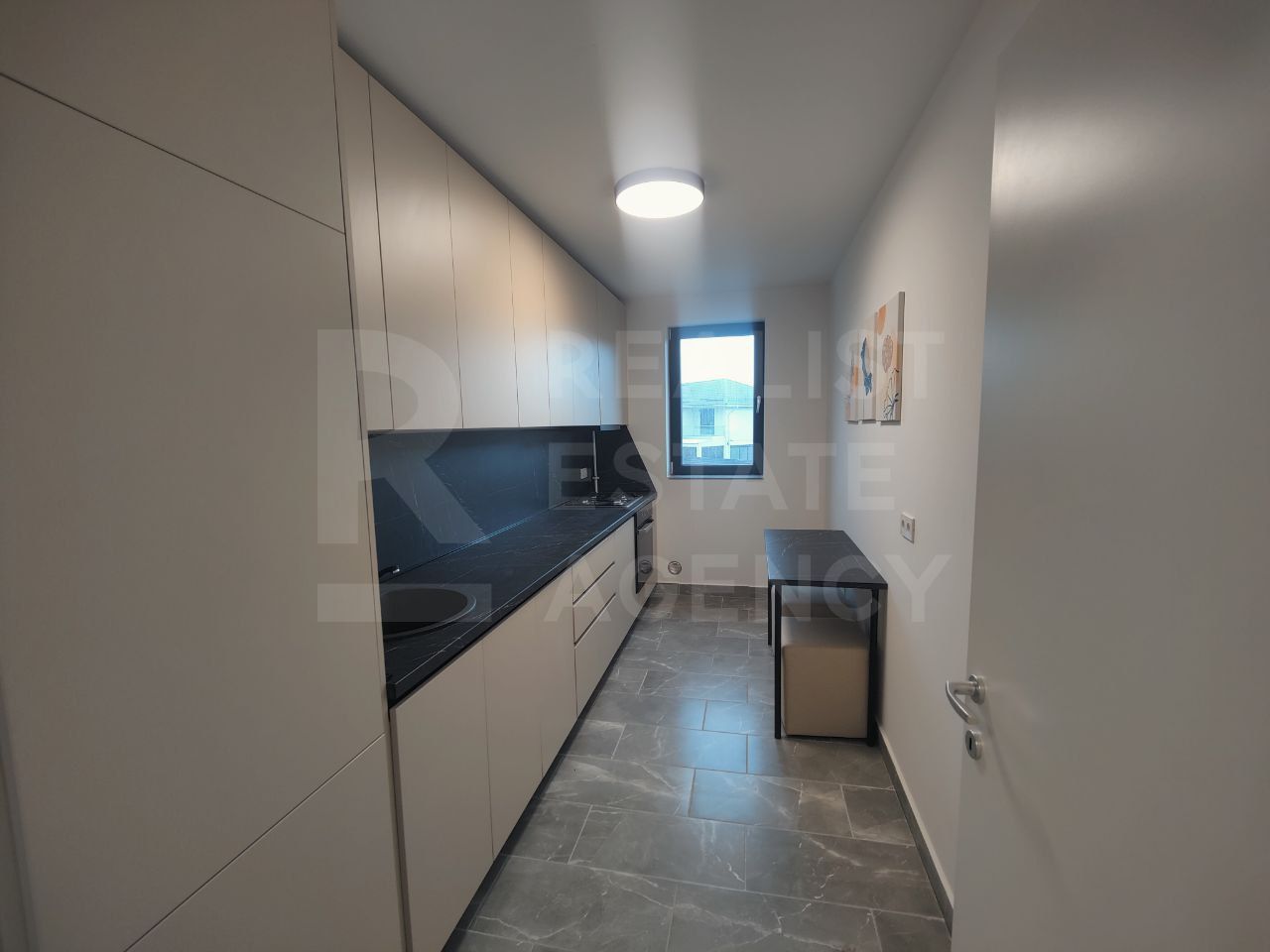 Vânzare, apartament, 2 camere + parcare înclusă în preț, Constanța - Poză 4