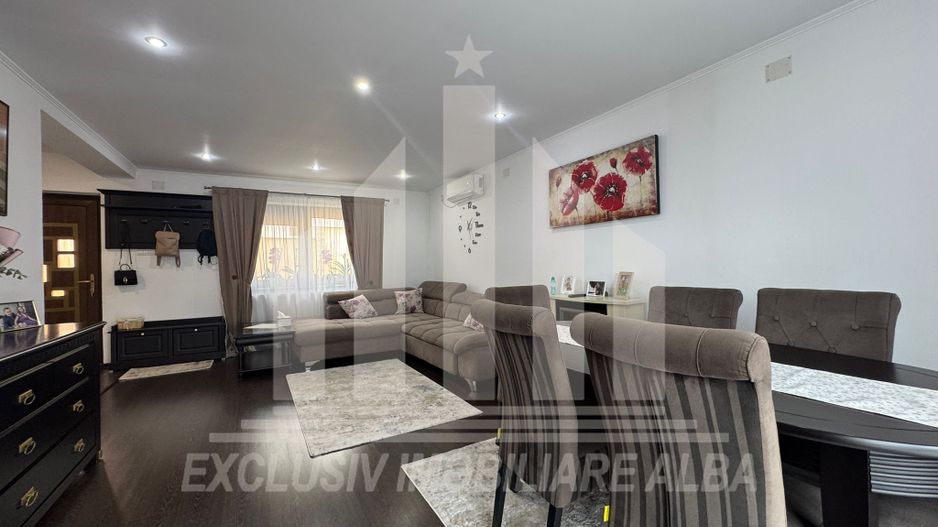 Casa insiruita de vanzare, Cetate - Poză 2