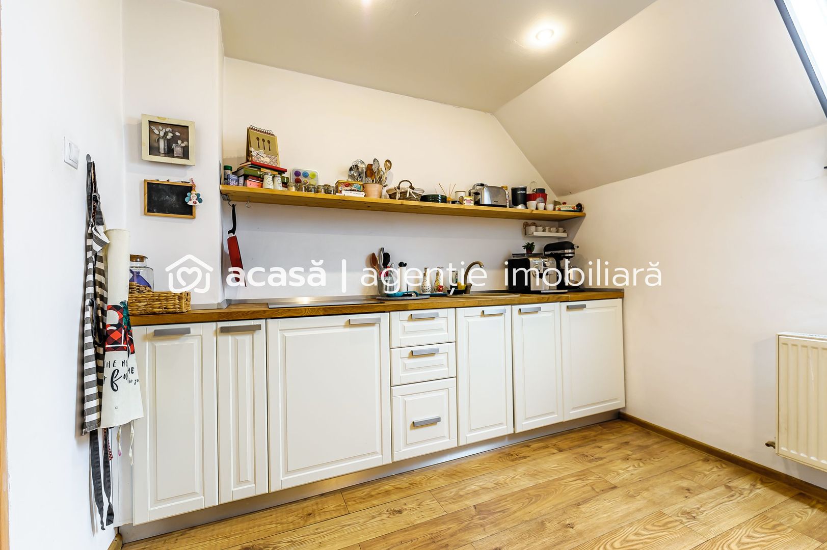 Pret redus Casă spațioasă cu teren generos în Gai Comision 0 - Poză 5