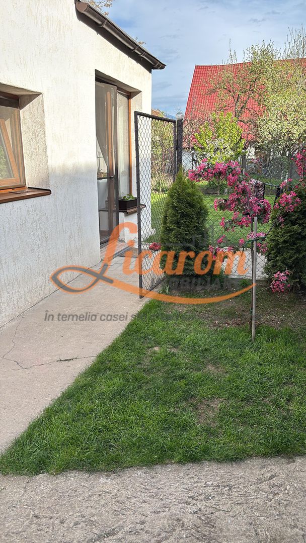 Proprietate saseasca cu 2 corpuri de casa, Comuna Vulcan,Brasov. - Poză 1