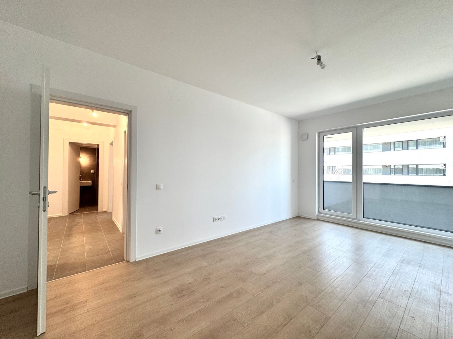 3 camere nou Finisat la cheie - 79 mp SU - Sector 1 - Poză 10