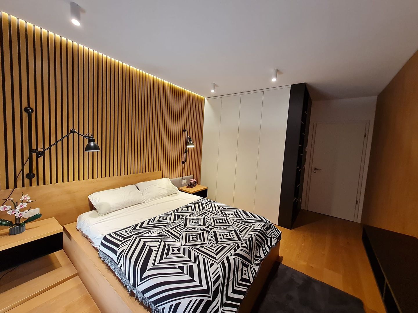 Lux si calitate la 5 minute de Piața Unirii - Poză 21