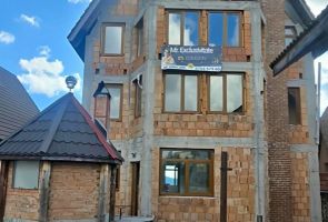 Pensiune de vânzare în Rânca – oportunitate rară lângă pârtia M1 - Poză 3