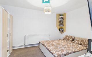 Casă cu 4 camere în Curtici pentru investiții - Poză 5