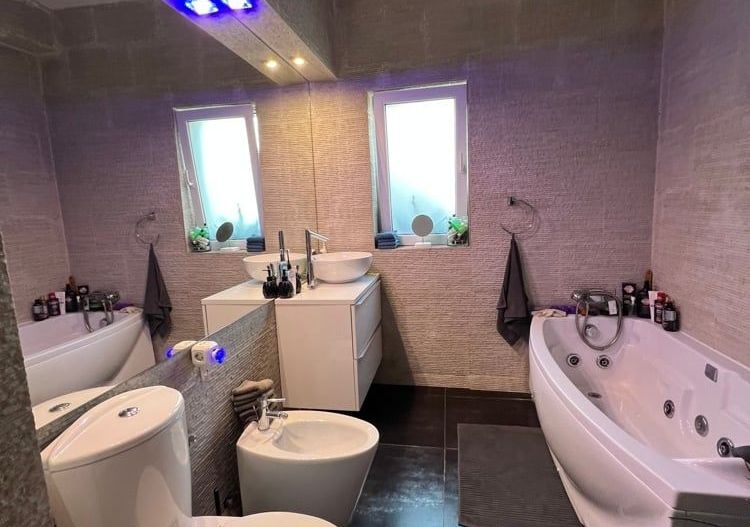 Vanzare Apartament tip Penthouse 3 camere - Zona Magheru - Universitate - Terasa - Poză 8