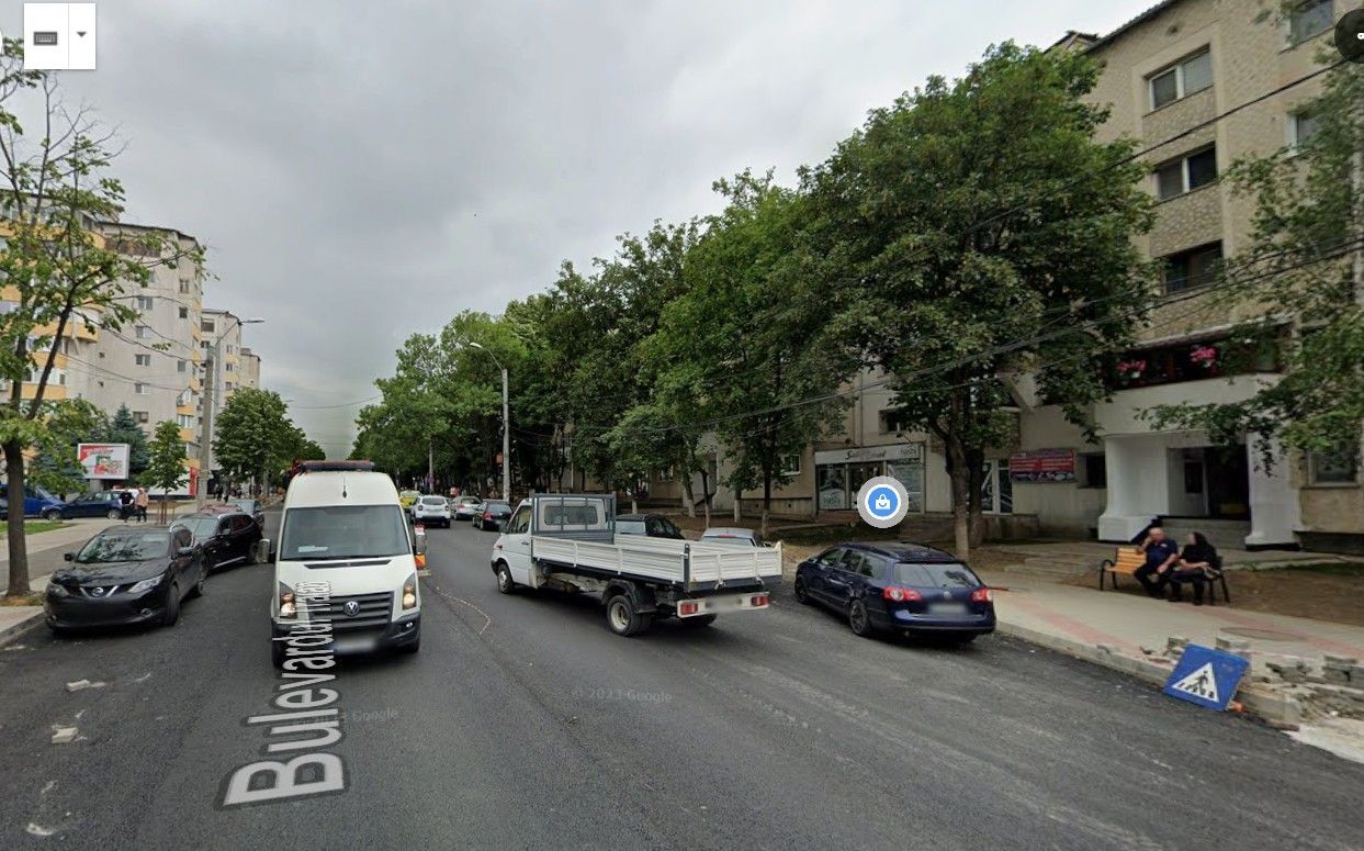 Apartament cu 3 camere, etaj 2, in renovare, zona TRAIAN; - Poză 1