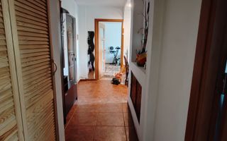 Apartament 2 camere, str Vicina, decomandat, 61 mp - Poză 8