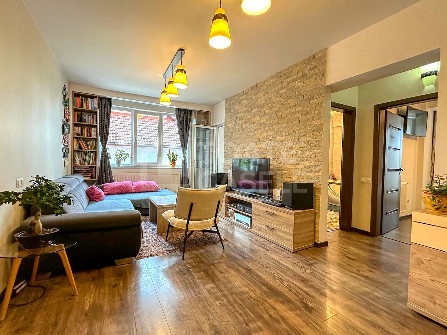 Apartament cu 3 camere, mobilat, utilat, zona Hotel Ramada - Poză 1