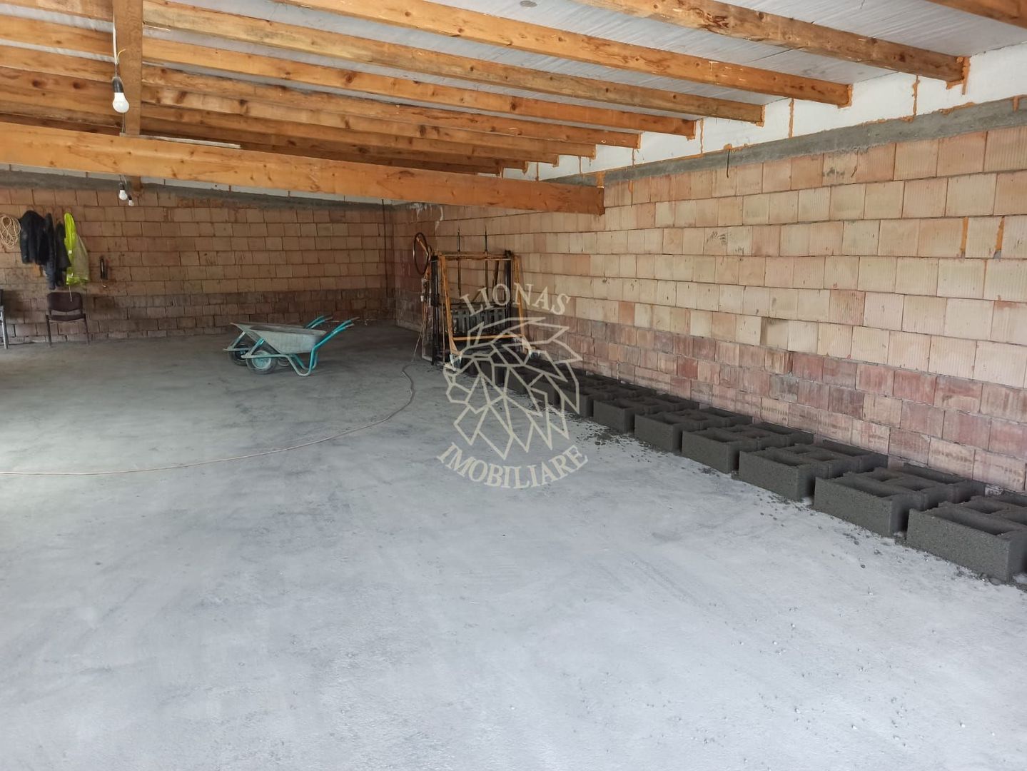 Afacere la cheie-Hala productie 173 mp-teren 1400 mp-Jelna - Poză 2