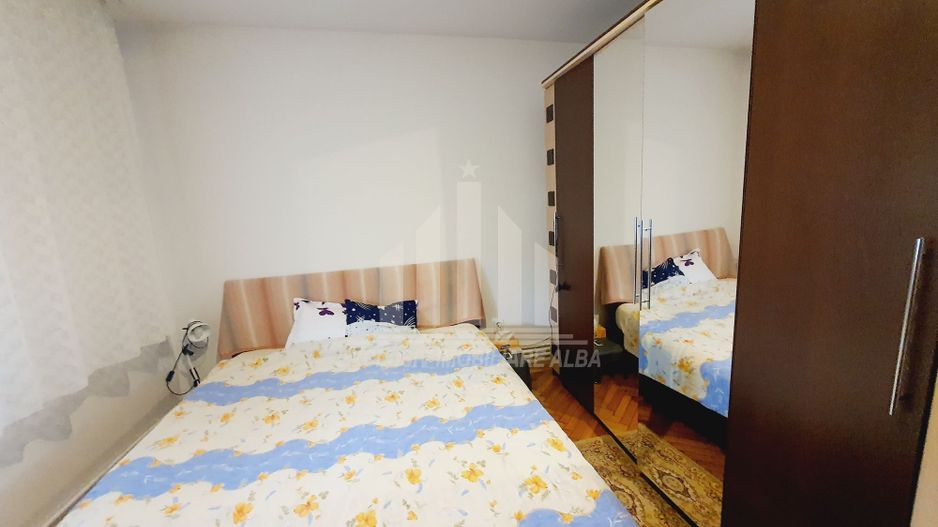 Apartament 4 camere cu scara interioara in Cetate - Poză 4