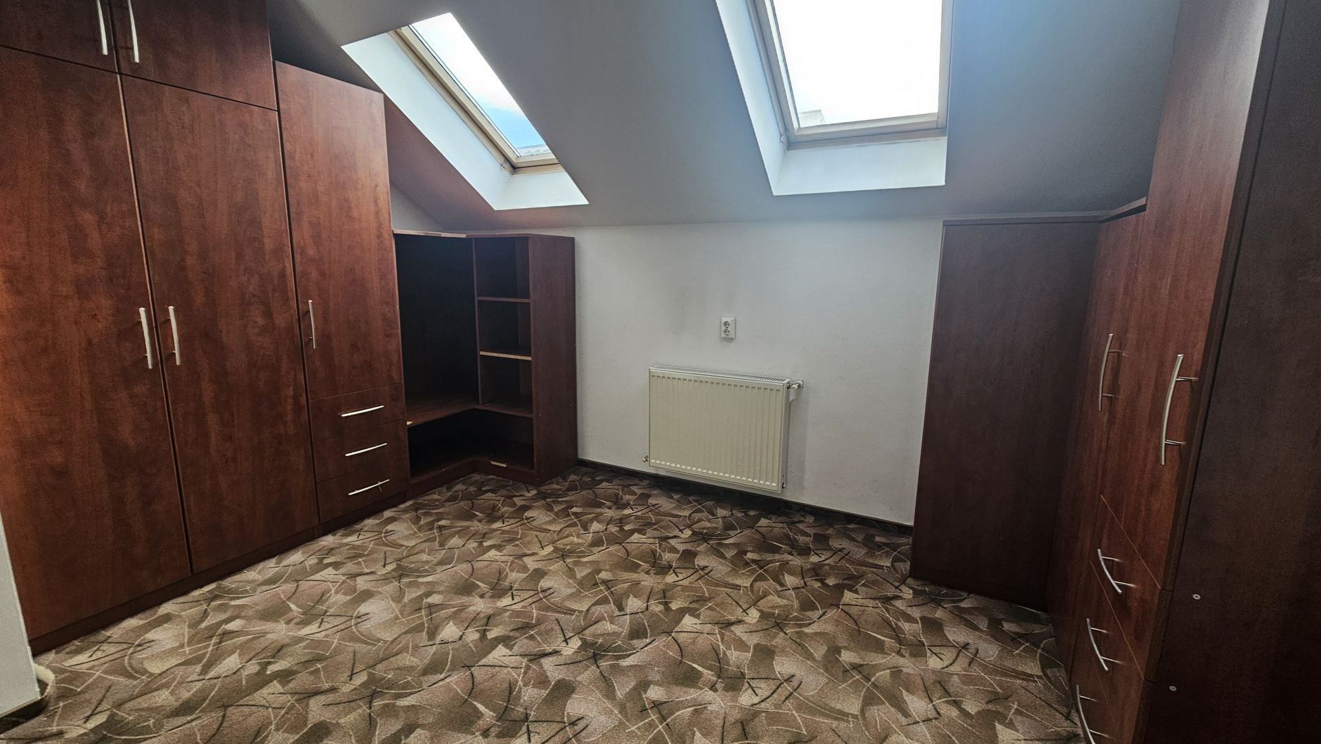 Harman, casa 2006, teren 1000mp, 2 garaje - Poză 4