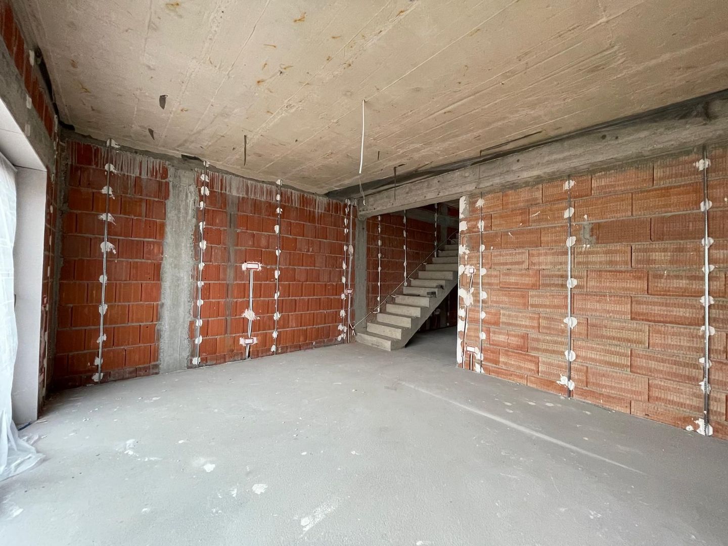 Duplex spatios - 4 camere - Mosnita Noua - Poză 1