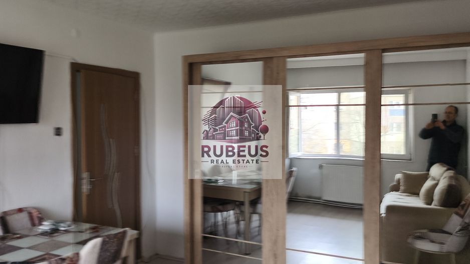 Mic la întreținere, bun la randament: apartament în Orșova - Poză 1