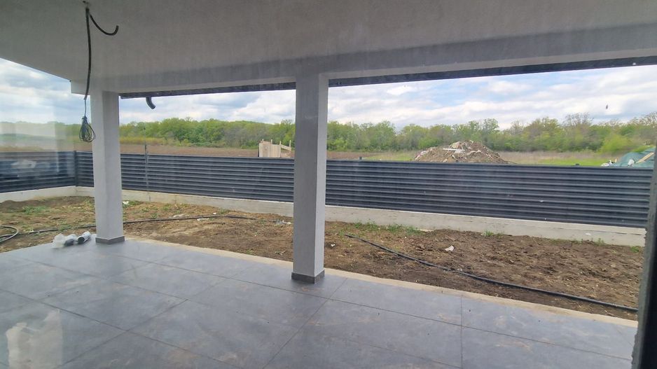 Casa plan parter 3 camere 70 mp/teren 400 mp Ciurbesti 149000 euro - Poză 8