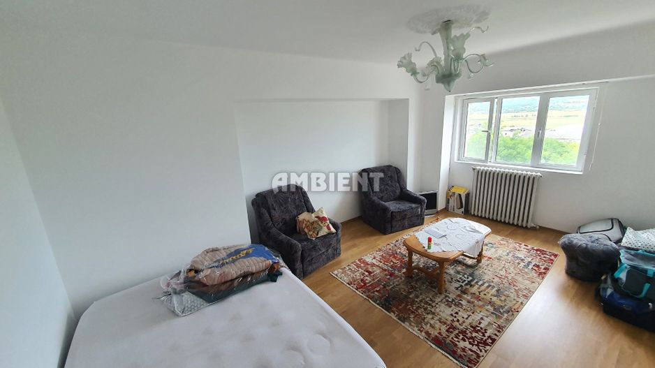 Apartament 2/3 camere, etaj 3, zona CENTRU; - Poză 1