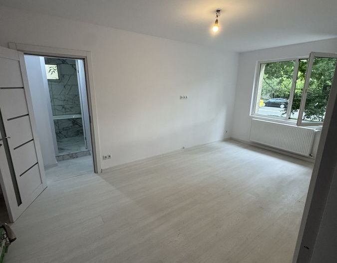 Vanzare Apartament 2 Camere Calea  Vitan intersectia Mihai Bravu - Poză 13