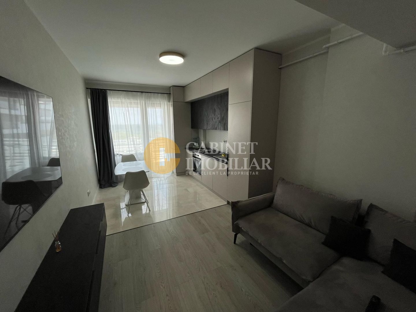 Apartament modern de vânzare în Copou – ideal pentru locuit sau investiție - Poză 3