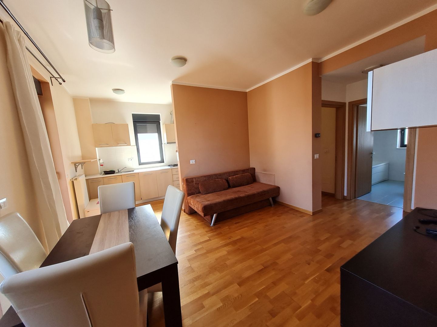 Apartament 3 camere în imobil nou - Poză 1