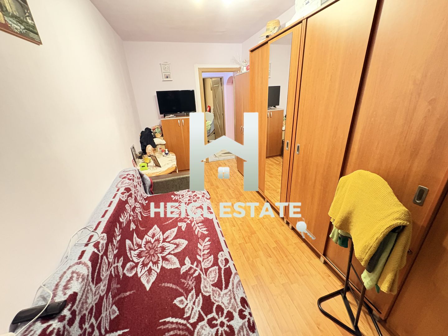 Apartament cu 3 camere in zona Dambovita - Poză 4