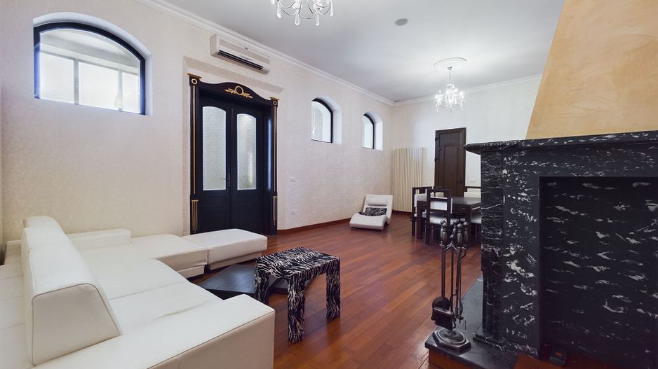 Apartament deosebit cu 4 camere, strada Cloșca - Poză 1