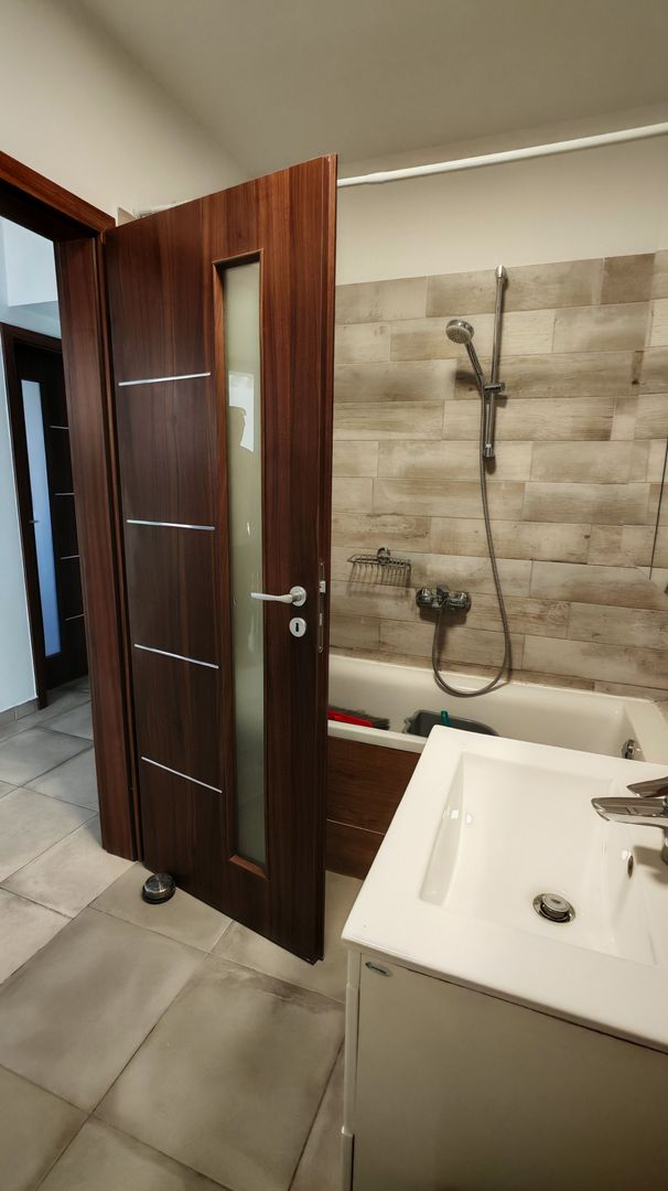 Apartament 2 camere,decomandat,bloc NOU,zona Judetean,mobilat,utilat - Poză 10