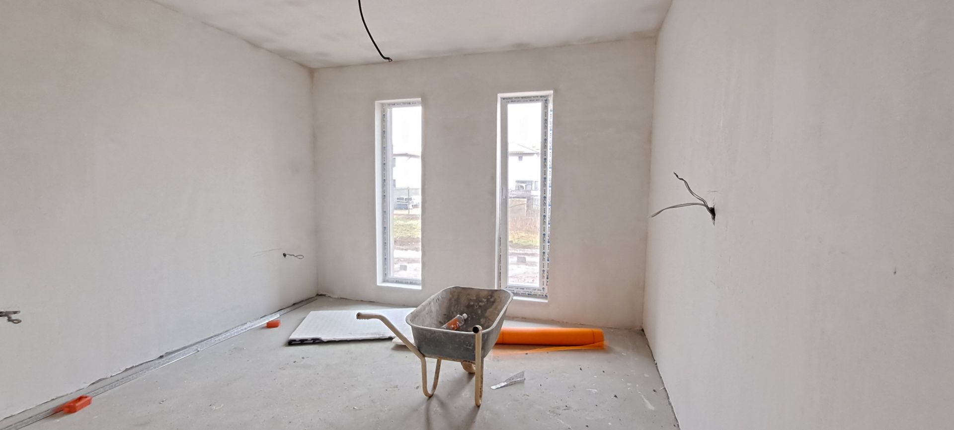 Casa individuala Dragomiresti Deal, utilitati, statii STB la 700 metri - Poză 9