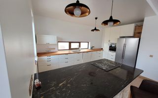 Casa Individuala in Selimbar cu garaj dublu si curte spatioasa - Poză 4