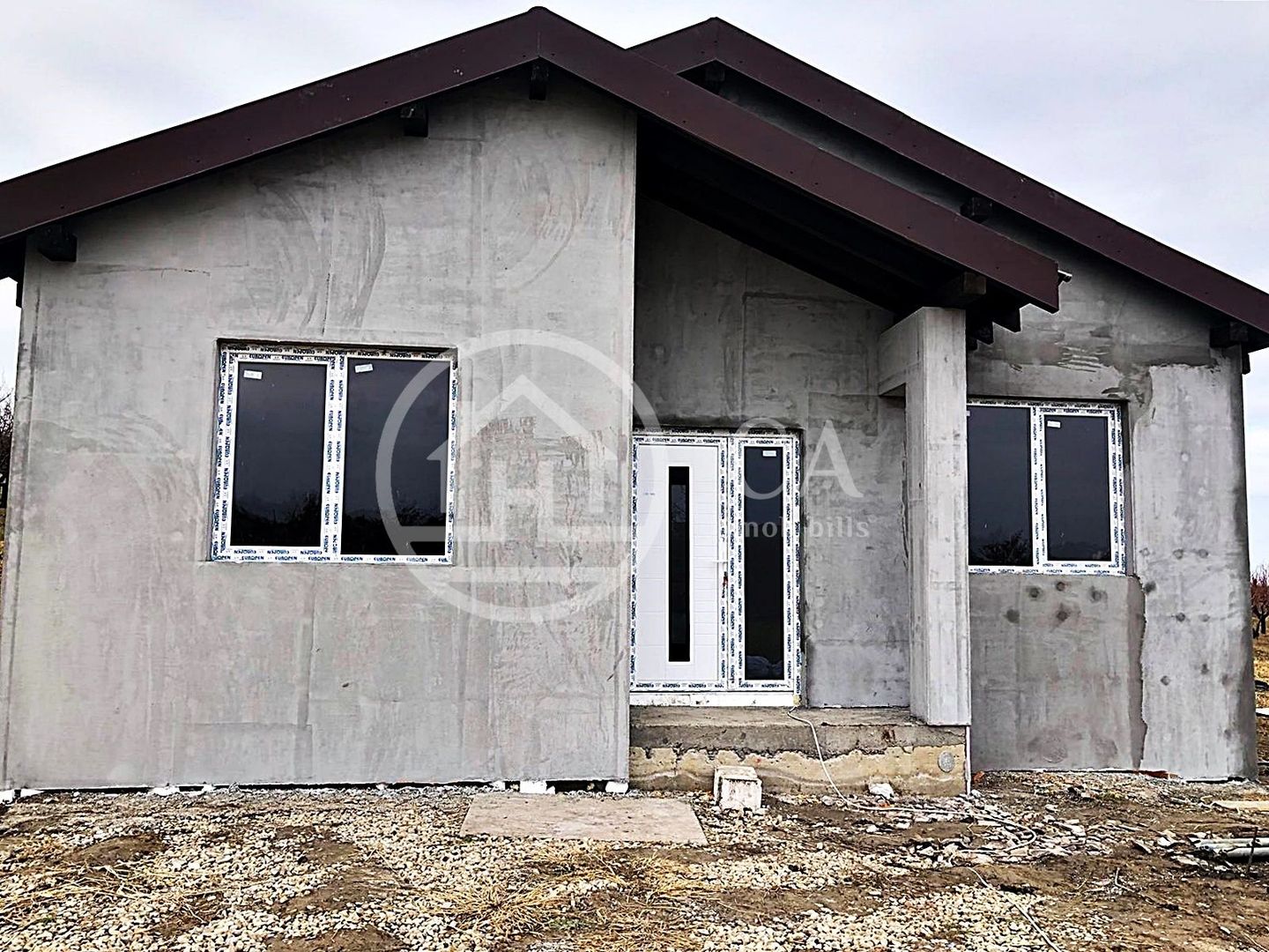 Casa de vanzare cu 4 camere pe str. Izvorului, zona Saldabagiu, Oradea - Poză 2