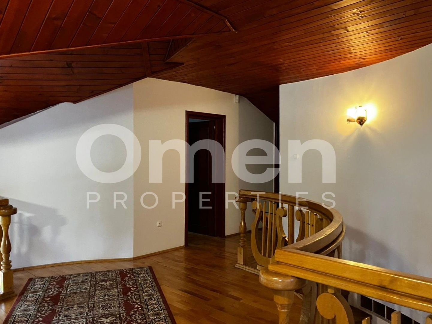 Vilă de închiriat – 260 mp utili, teren 1300 mp, 5 dormitoare, 3 băi, 3 balcoane - Poză 21