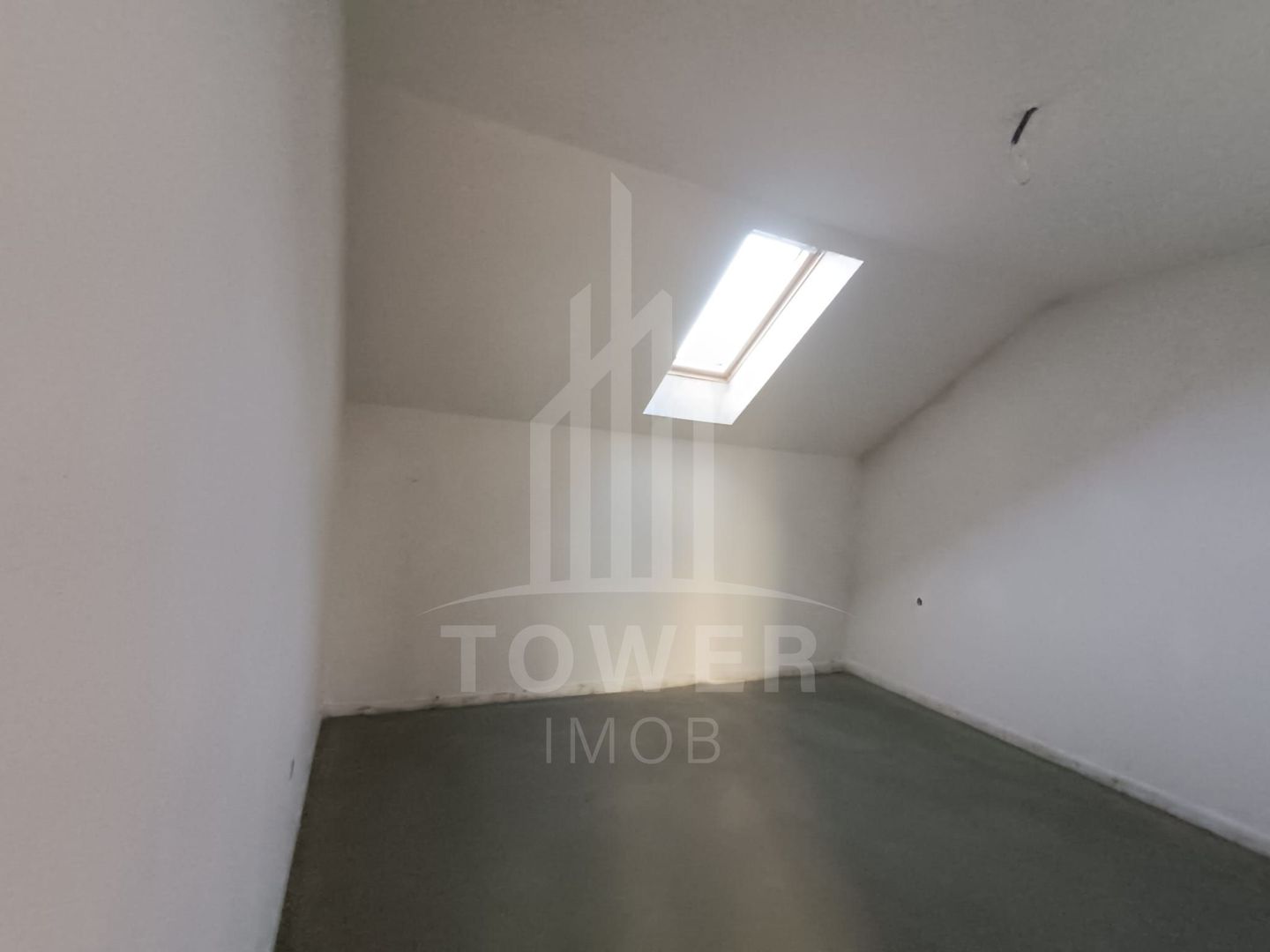 Casă Tip Duplex INDEPENDENTĂ ENERGETIC - Cartier NOU - Poză 10