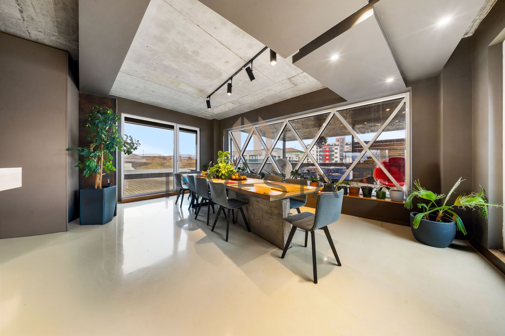 Penthouse exclusivist cu acces din lift, terasa 340 mp, 245 mp utili - Poză 10