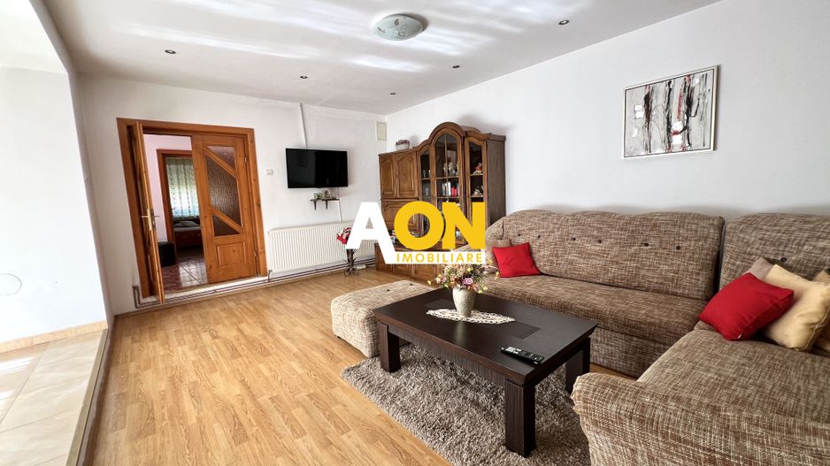 Casa de vanzare pretabila 2 familii, garaj, livada, comuna Pianu - Poză 31