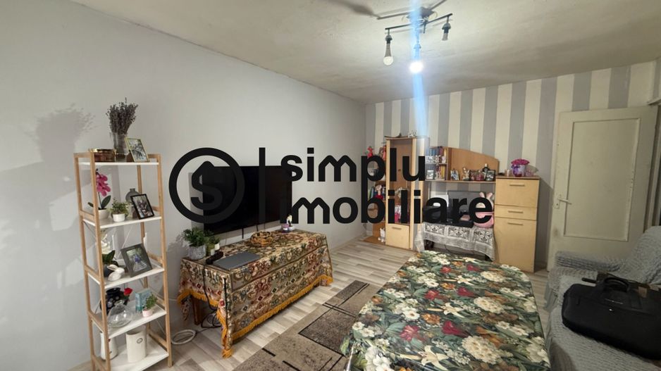 Apartament 2 camere Decomandat 1 Mai zona Pelendava et 1/4 - Poză 1