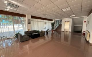 De vanzare  CLĂDIRE PREMIUM DE BIROURI ȘI SERVICII  pret negociabil - Poză 3