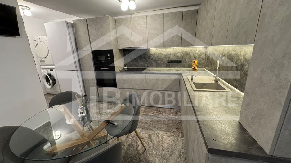 Apartament cu 2 camere, decomandat, 65mp, Zona Ultracentral - Poză 3