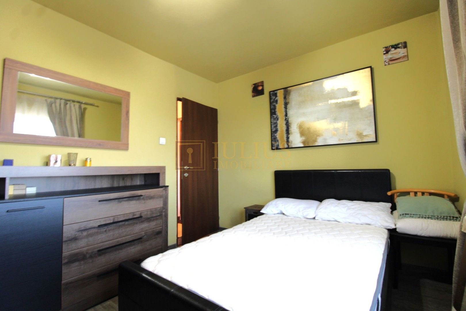 Apartament spatios, 3 camere, semidecomandat, Calea Buziasului - Poză 1