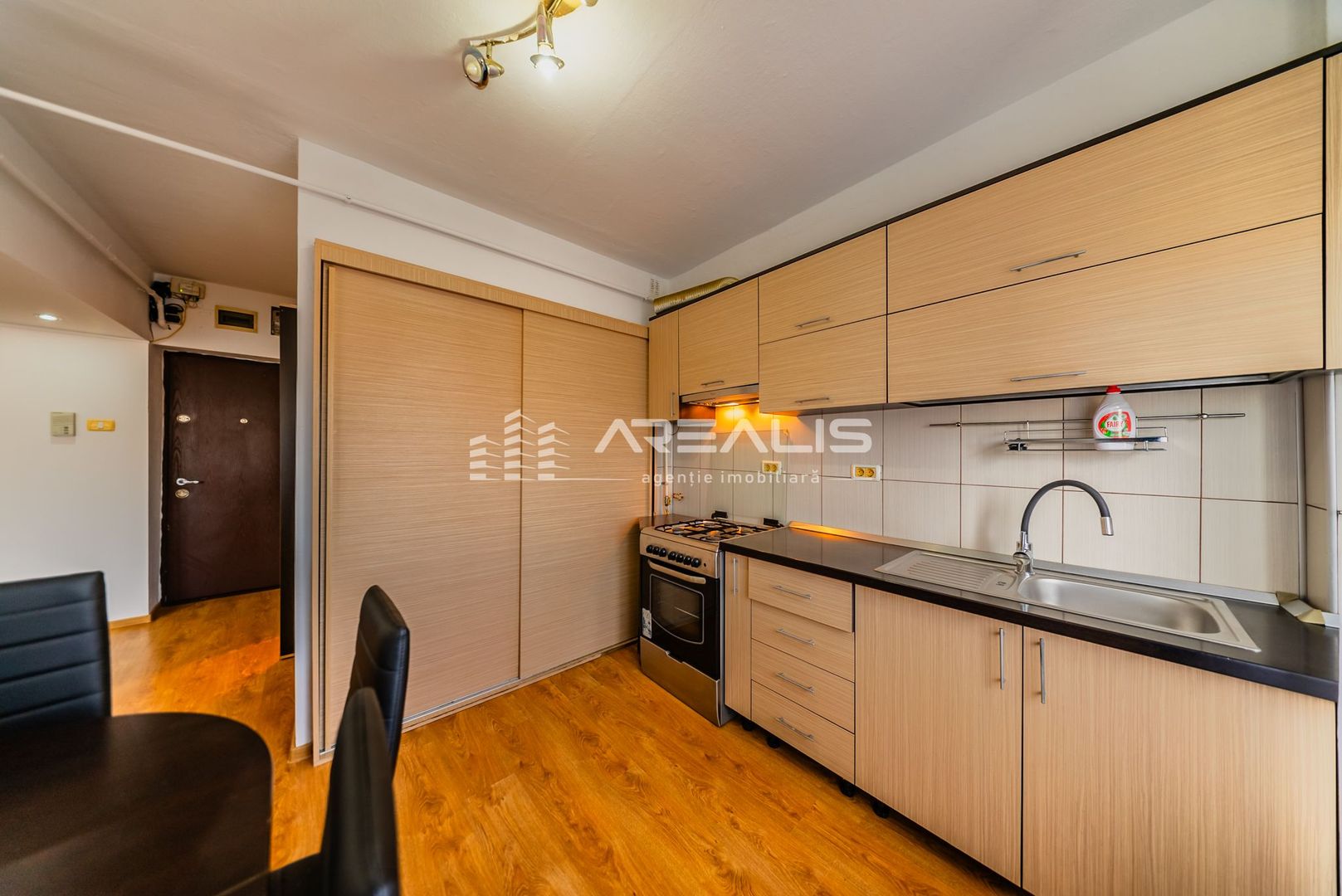 ÎNCHIRIAT!!! Închiriere apartament 3 camere –Micălaca - Poză 1