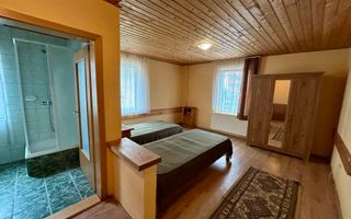 Pensiune cu potențial deosebit, vedere spectaculoasă spre Piatra Craiului - Poză 22