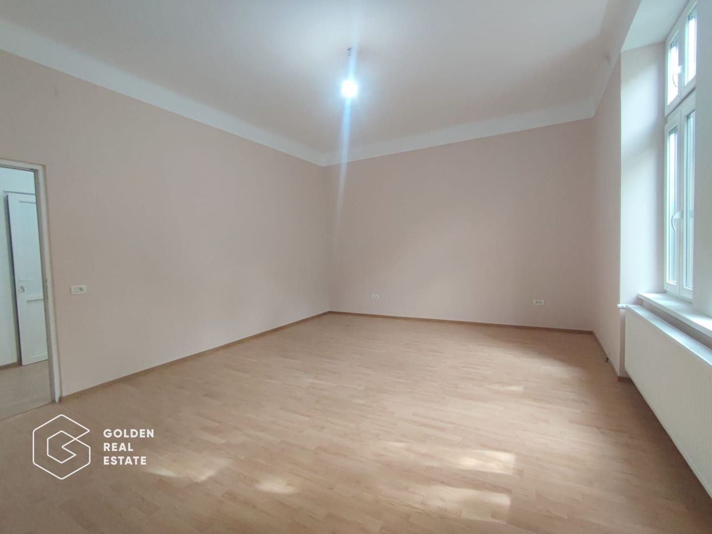 Apartament in centrul Timisoarei, vedere spre Bega, etajul 1 - Poză 3