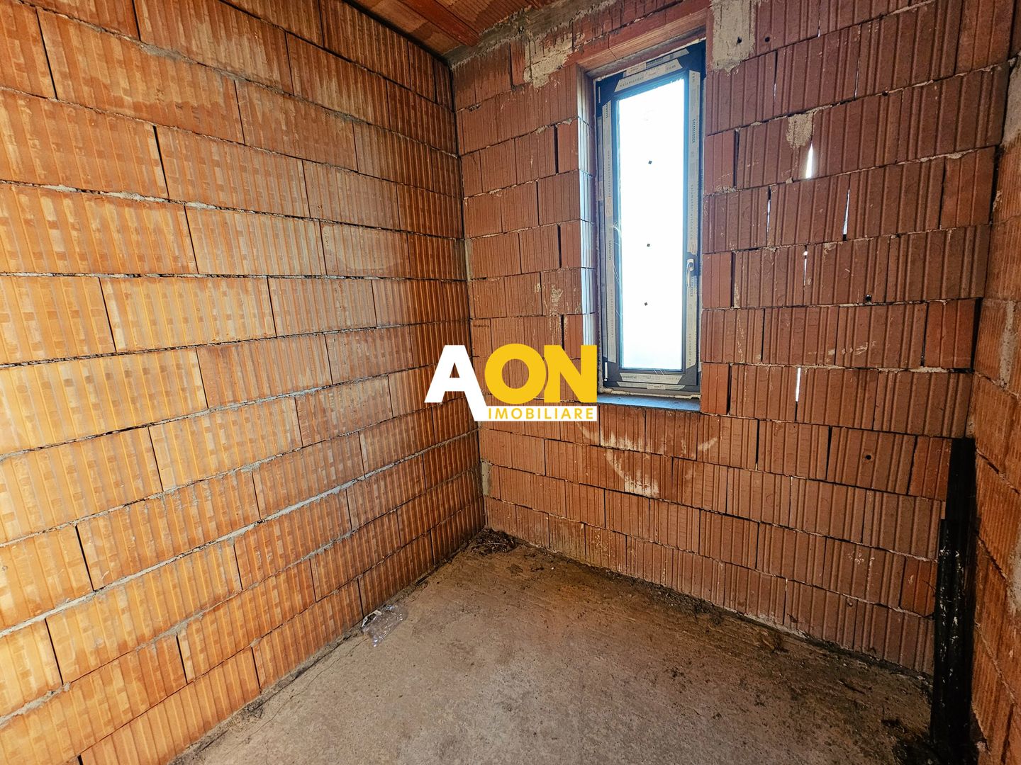 Casa la rosu, 5 camere, garaj, 479 mp teren, com. Ciugud - Poză 7