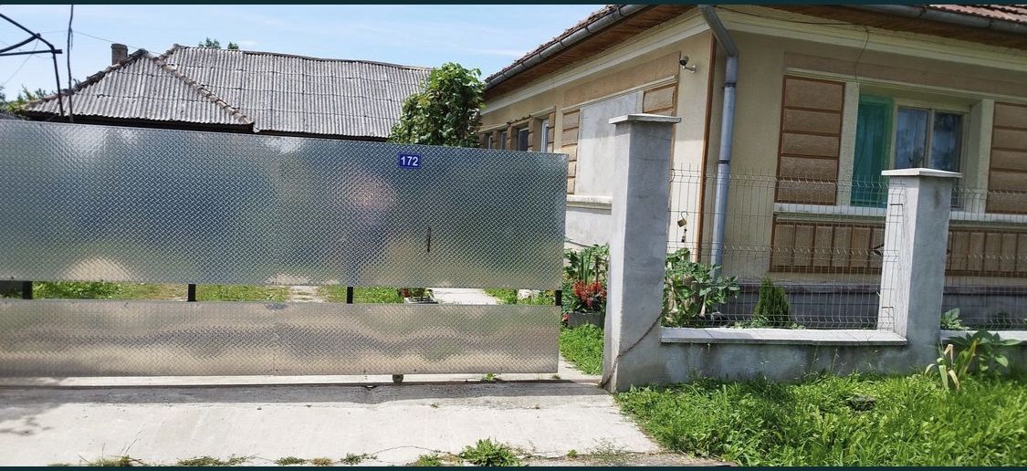 Casa si teren de vanzare - Poză 1