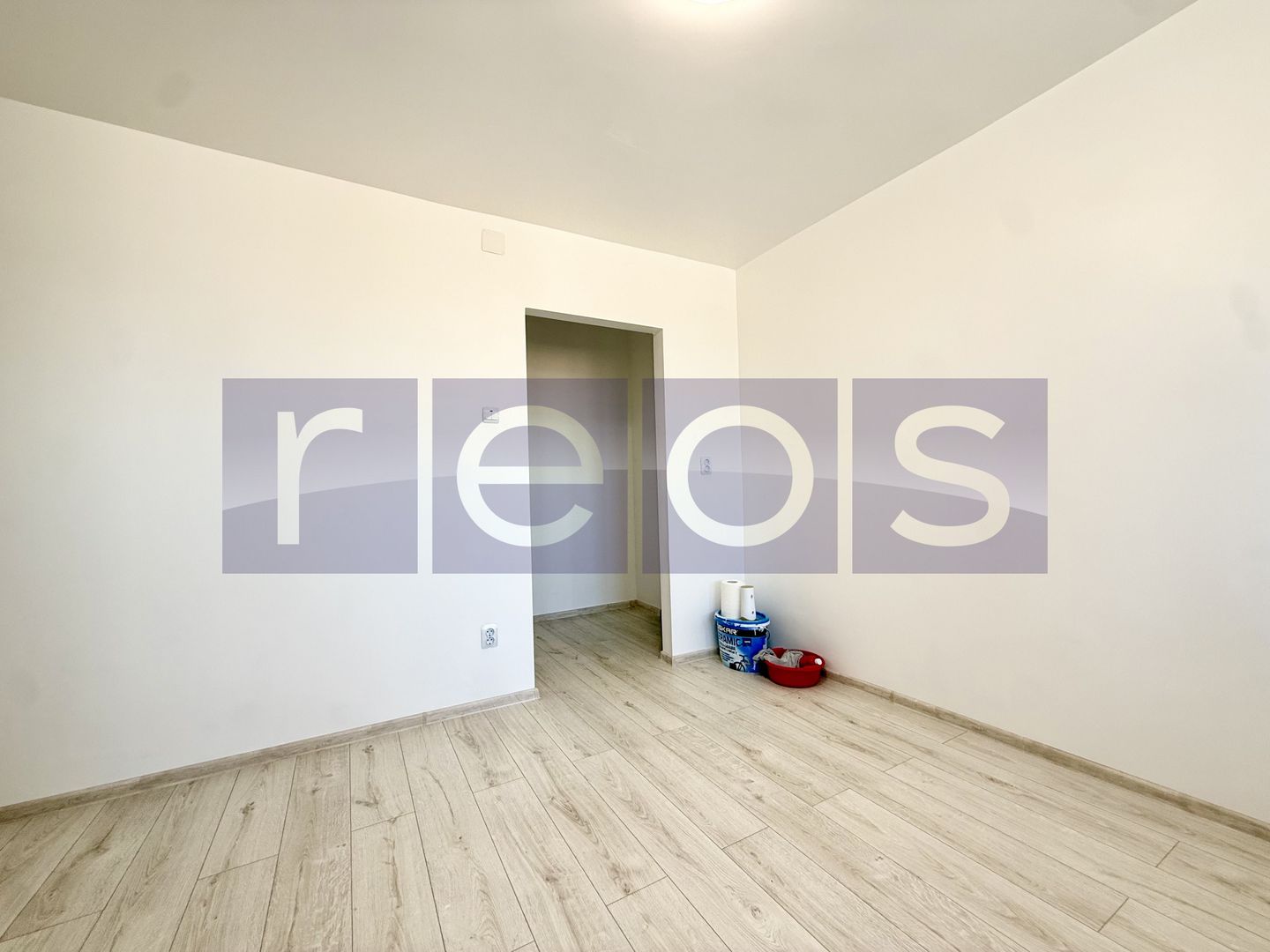 VÂNZARE GARSONIERĂ | ZONA TITAN | LUMINOASĂ ȘI SPAȚIOASĂ - Poză 3