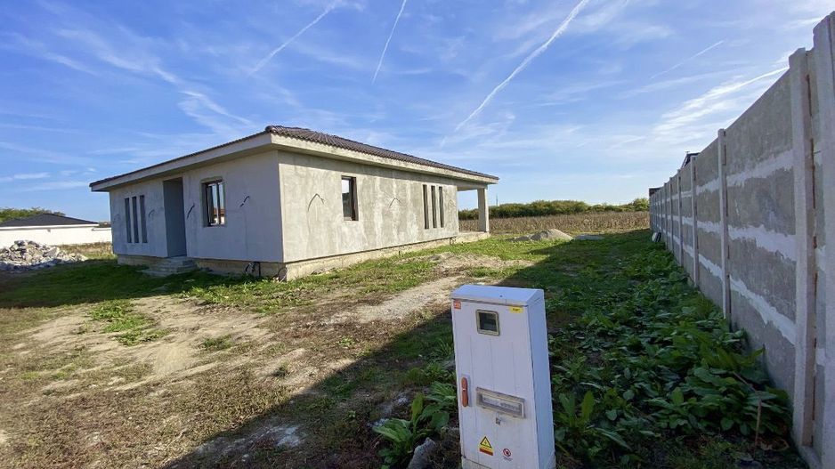 Casa semifinisata in Lazuri - Poză 6