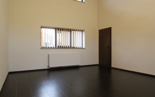 Zona Cetatii; 6 incaperi, ideal pentru sediu firma. - Poză 20