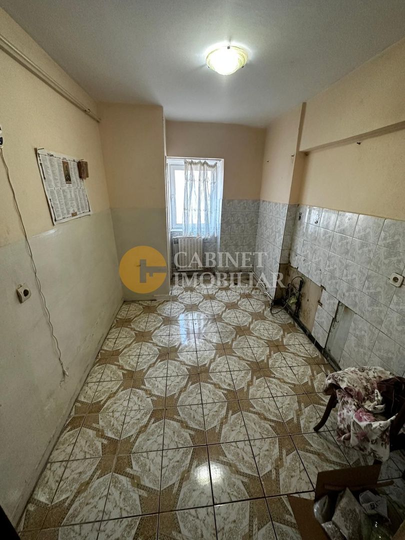 Apartament cu 3 camere decomandat, 2 bai, etaj intermediar - Gara - Poză 5