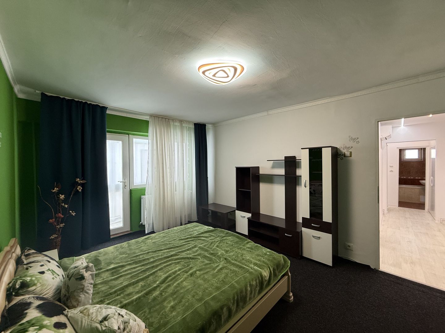 Apartament 3 camere, decomandat, renovat recent, Aradul Nou - Poză 7