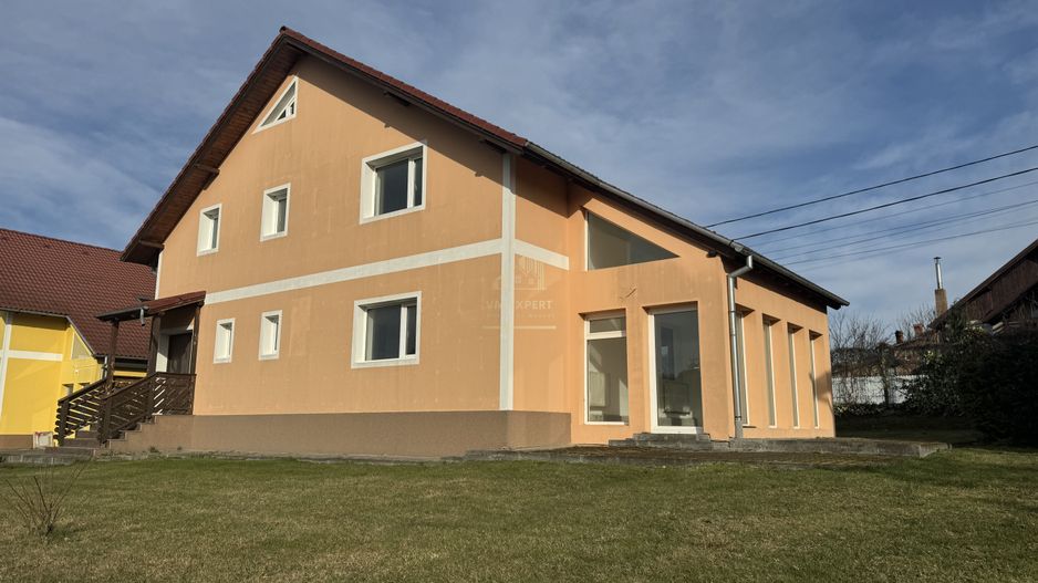 VILA 5 CAMERE,TEREN 560 MP, CAMPULUNG, ARGES - Poză 2